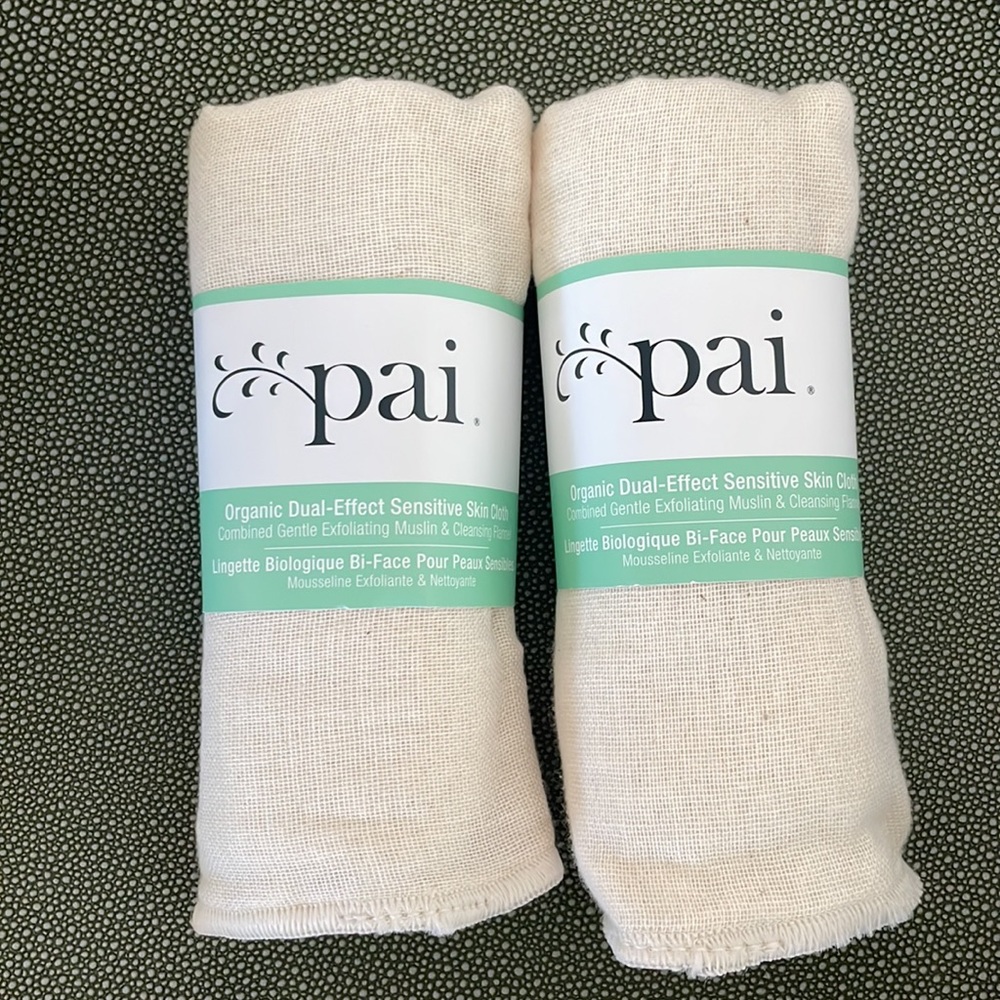 NWT Pai organic Dual Effect Sensitive Skin Cloth, includes 2 cloths